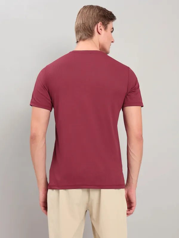 Men Solid Slim Fit Crew Neck T-shirt with TECHNO COOL+ Sky (The color can be slightly different) Red