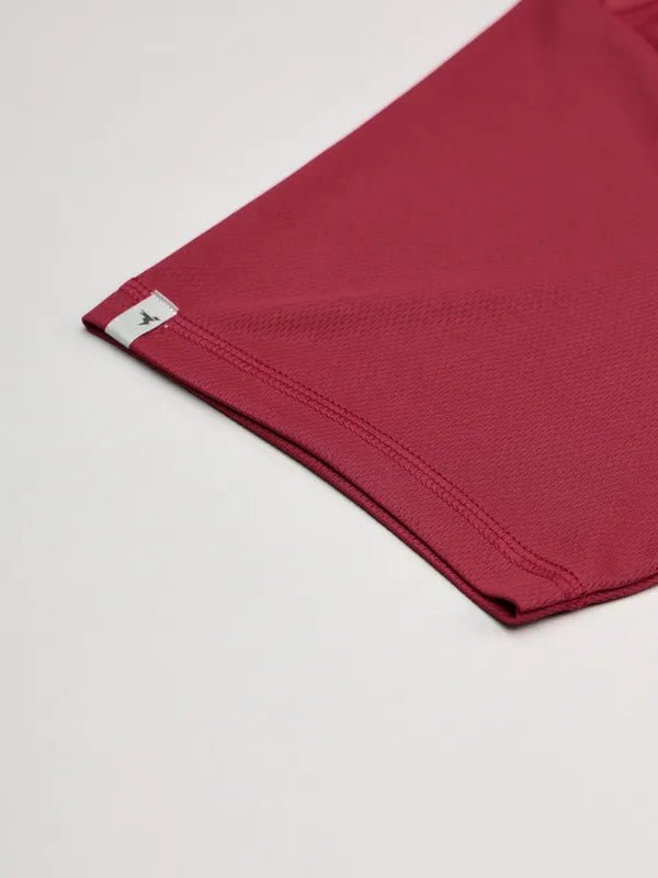 Men Solid Slim Fit Crew Neck T-shirt with TECHNO COOL+ Sky (The color can be slightly different) Red