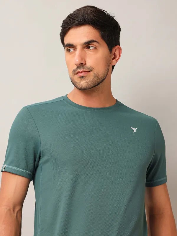 Men Solid Slim Fit Crew Neck T-shirt with TECHNO COOL+ Sky (The color can be slightly different) Olive green