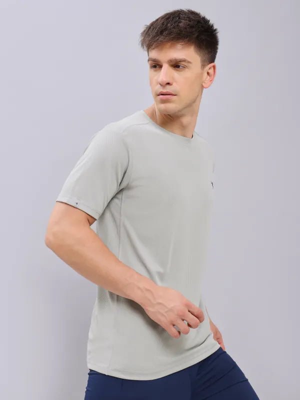 Men Solid Slim Fit Crew Neck T-shirt with TECHNO COOL+ Sky (The color can be slightly different) Light grey