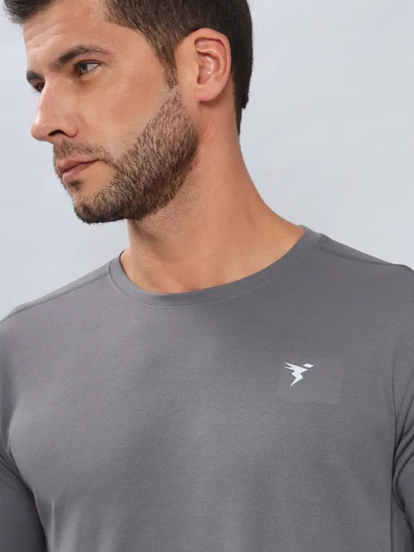 Men Solid Slim Fit Crew Neck T-shirt with TECHNO COOL+ Sky (The color can be slightly different)